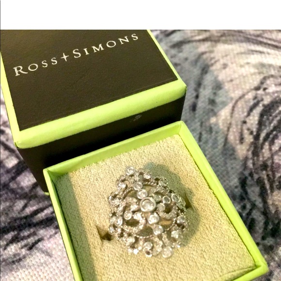 Diamond Cluster Ring - Picture 1 of 8